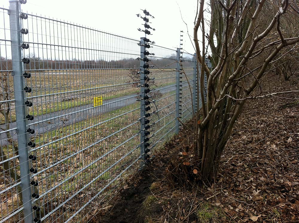 Solarpark mit APS Stromzaun-Perimeterschutz
